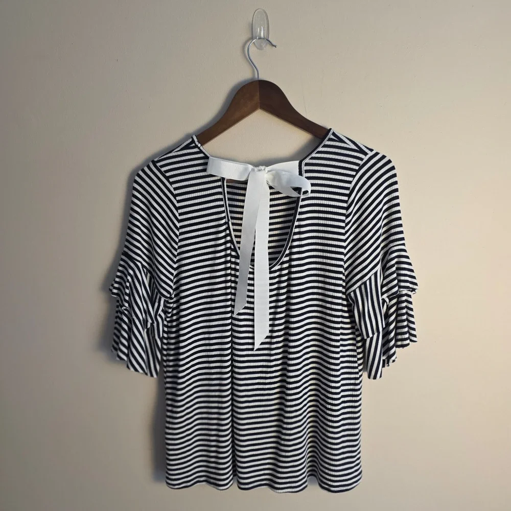 Blu‎ Pepper Ruffle Sleeve Top Womens Large Navy White Striped Bow Back Ribbed